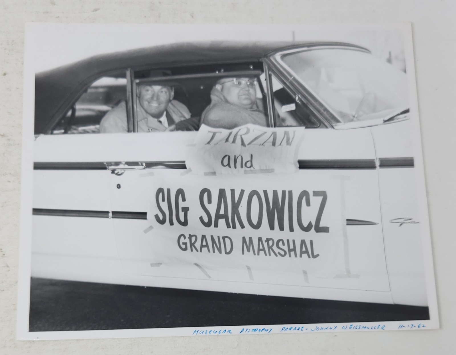 Vintage 1962 B&W 8x10 Photo Johnny Weissmuller Tarzan & Sig Sakowicz Chicago...
