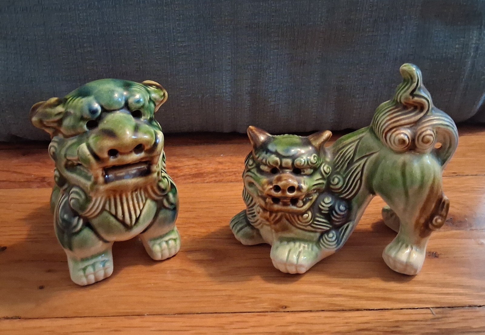 Vintage Porcelain Figurine Japanese Shisa Guardian Lion Foo Dog - Pair Vintage Porcelain Figurine Japanese Shisa Guardian Lion Foo Dog - Pair