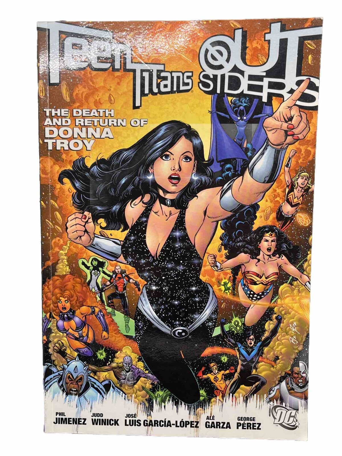 Teen Titans / Outsiders: the Death and Return of Donna Troy DC Comics April 2006