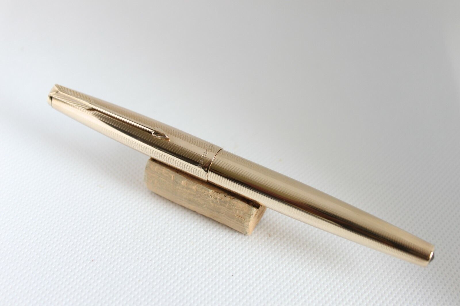 Fountain Pen PARKER 65 INSIGNIA IN GOLD PLATED with 18k gold NIB