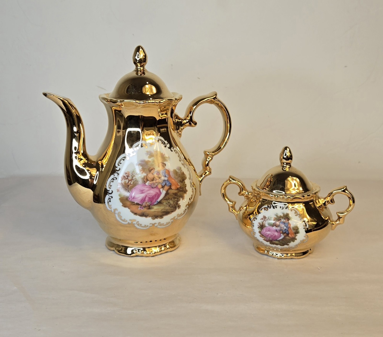 Vintage STW Bavaria Germany 24kt Gold Over Porcelain Teapot & Lidded Sugar Bowl Vintage STW Bavaria Germany 24kt Gold Over Porcelain Teapot & Lidded Sugar Bowl