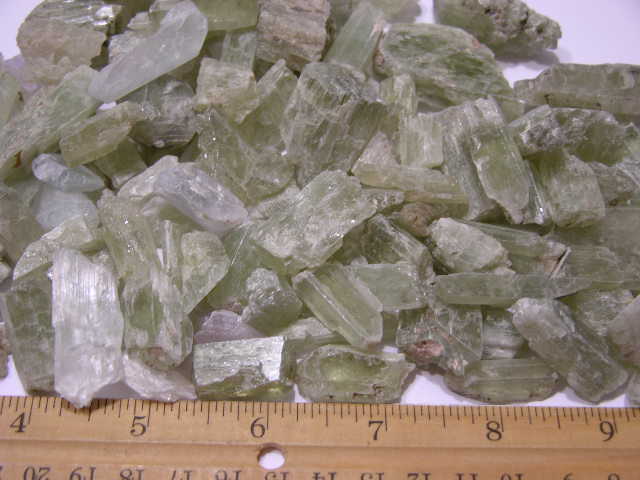 Hiddenite green spodumene kunzite crystal Afghanistan 1/8 pound lot 4-20 pieces Hiddenite green spodumene kunzite crystal Afghanistan 1/8 pound lot 4-20 pieces