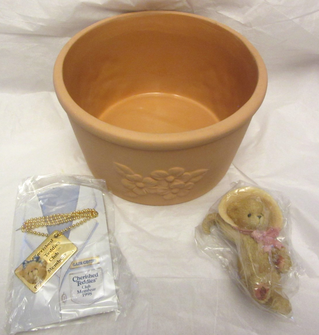 VTG Cherished Teddies Club Round Bowl Flower Pot Club Member & Enesco Necklace VTG Cherished Teddies Club Round Bowl Flower Pot Club Member & Enesco Necklace