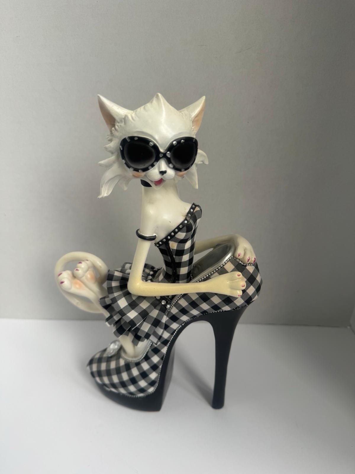Alley Cats by Margaret Le Van—Collectible Figurine — Glam White Cat In Stiletto