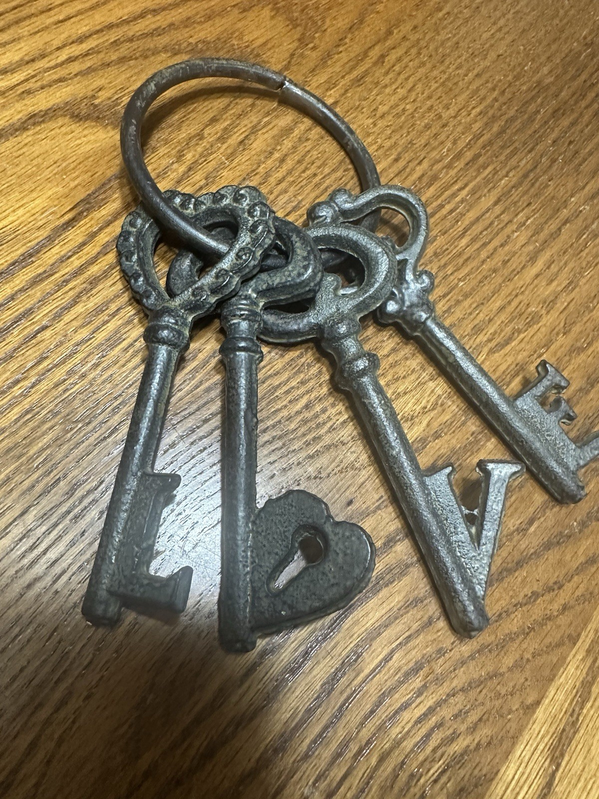Vintage Cast Iron Skeleton Keys Love Midevil Style Heart Keys On Ring