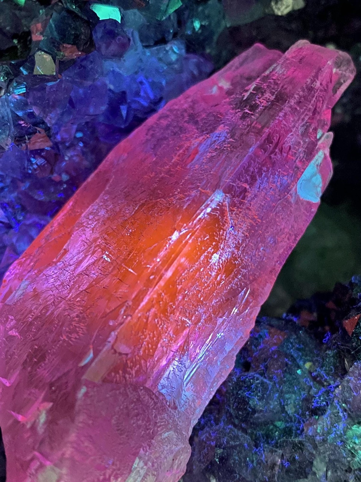 Superb Gem Grade Bright Pink Kunzite Spodumene Untreated Superb Gem Grade Bright Pink Kunzite Spodumene Untreated