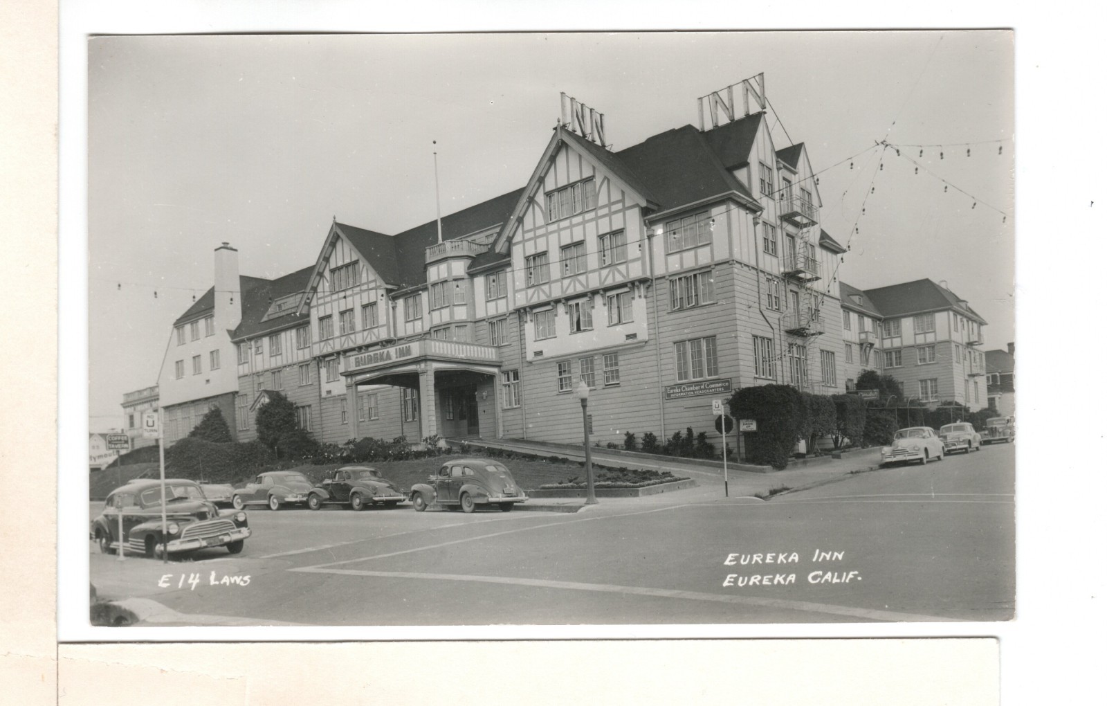 RPPC Postcard Eureka CA The Eureka Inn Street View 1940's/50's Cars-BR