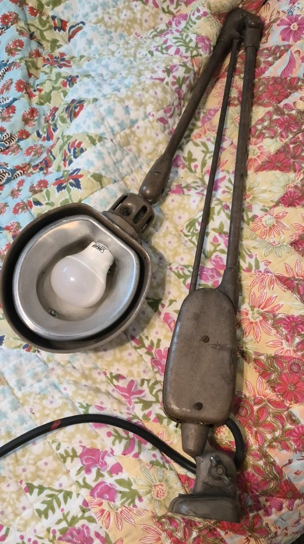Dazor Model 1204 Machine Task Light Goose Neck Metal Lamp