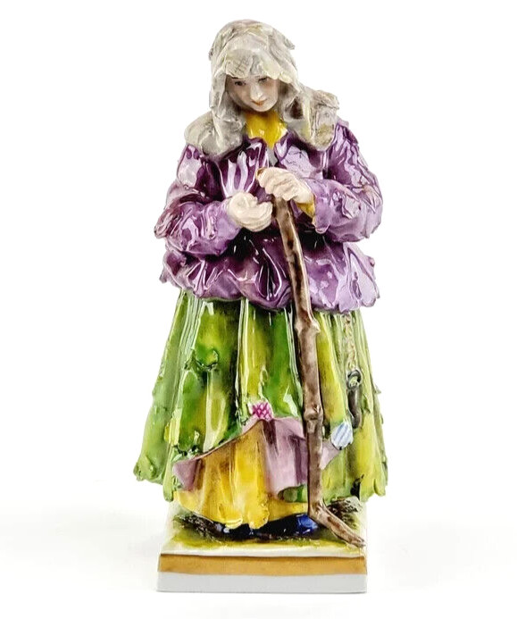 Vintage 1940's Aelteste Volkstedt German Porcelain figurine Original Height 15cm