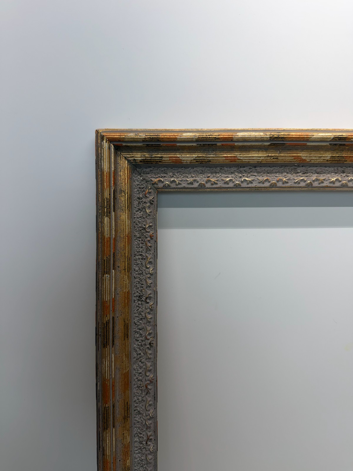 Vintage Solid Wood Picture Frame Ornate Distressed Gold Gray Fits 14.5 x 18.5