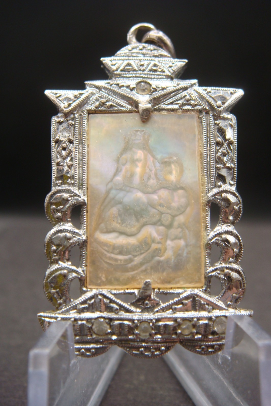 Rare Antique Art Deco Beautiful Madonna & Child Carved Mother of Pearl Pendant