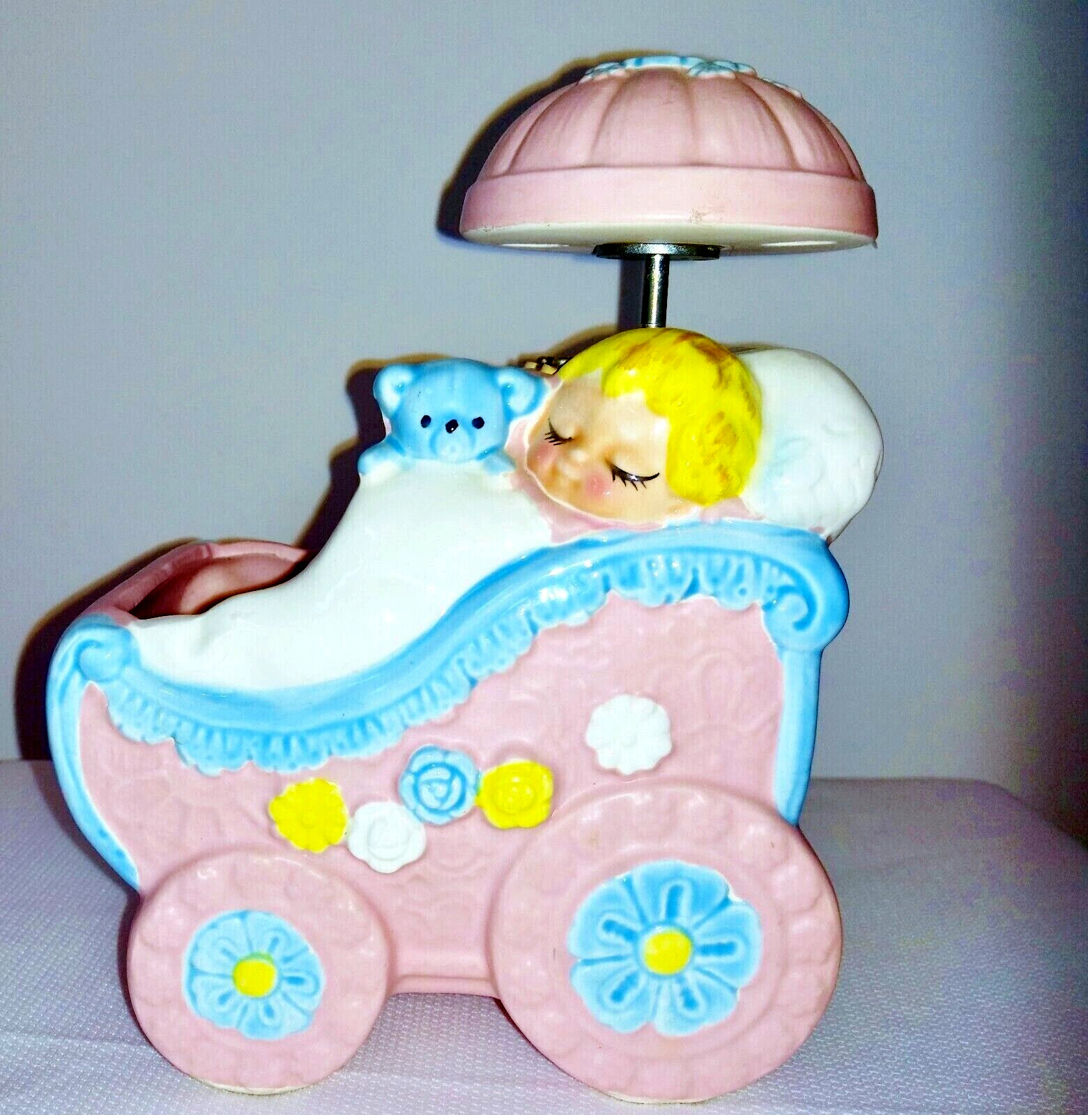 VTG BABY MUSICAL PINK CARRIAGE PLANTER NURSERY