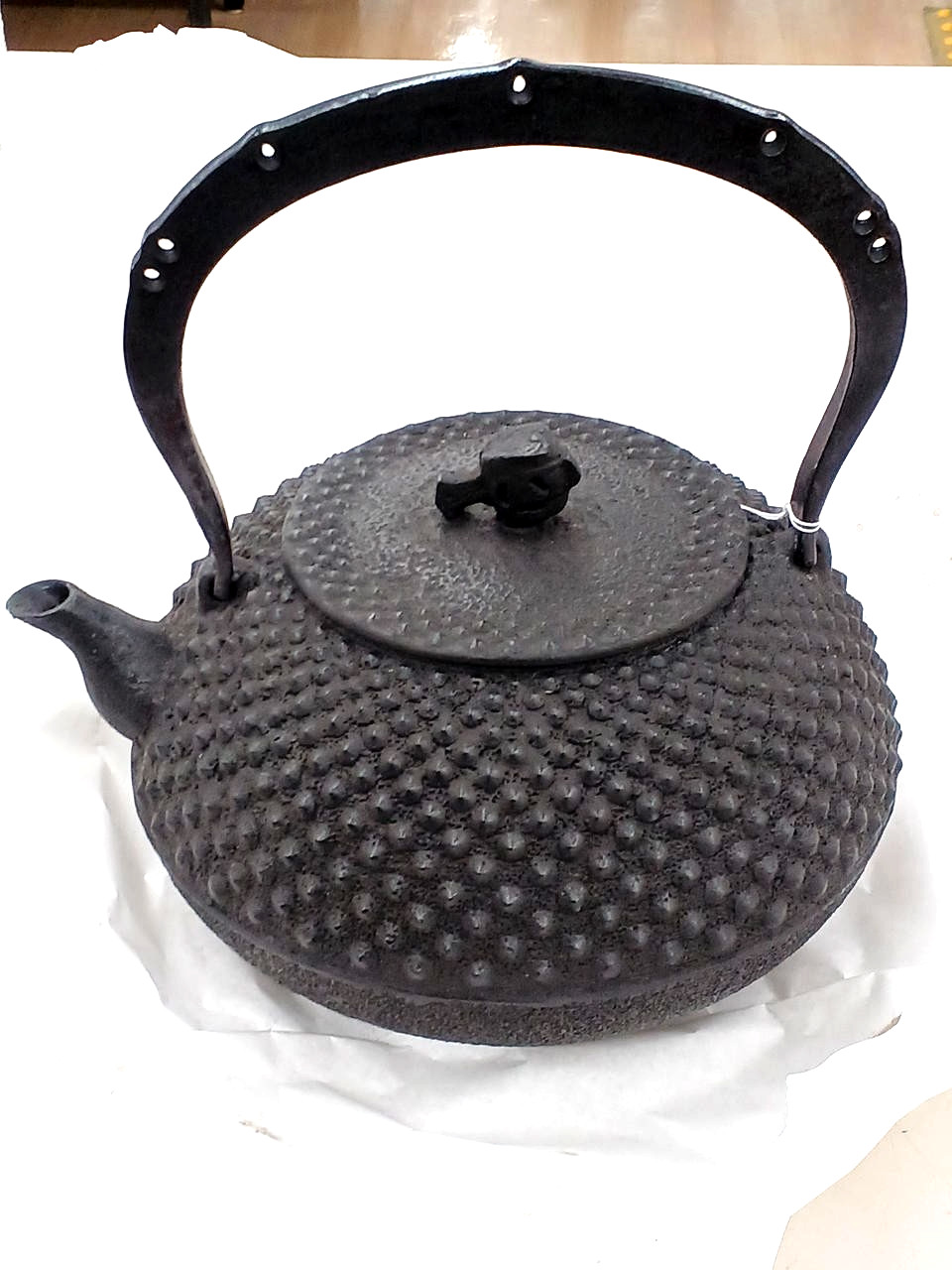 Nanbu Tekki Saiho Iron Teapot Arare Hobnail 1.7L Tetsubin Japan New