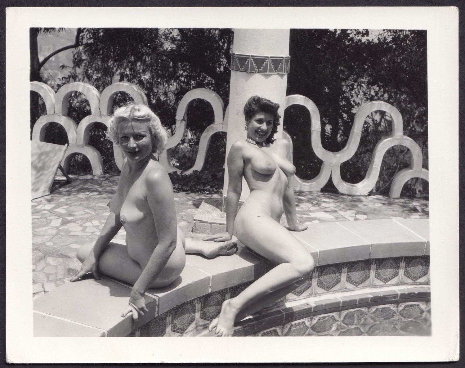 Vintage 1950's Girlie PINUP Photo ~ SPIDER POOL ~ Busty Risque B&W Original Nude