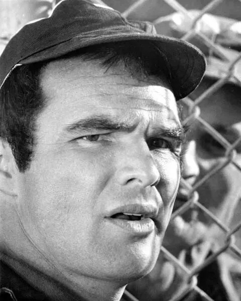 Burt Reynolds In Baseball Cap By Fence 1974 The Longest Yard 4x6 PHOTO PRINT