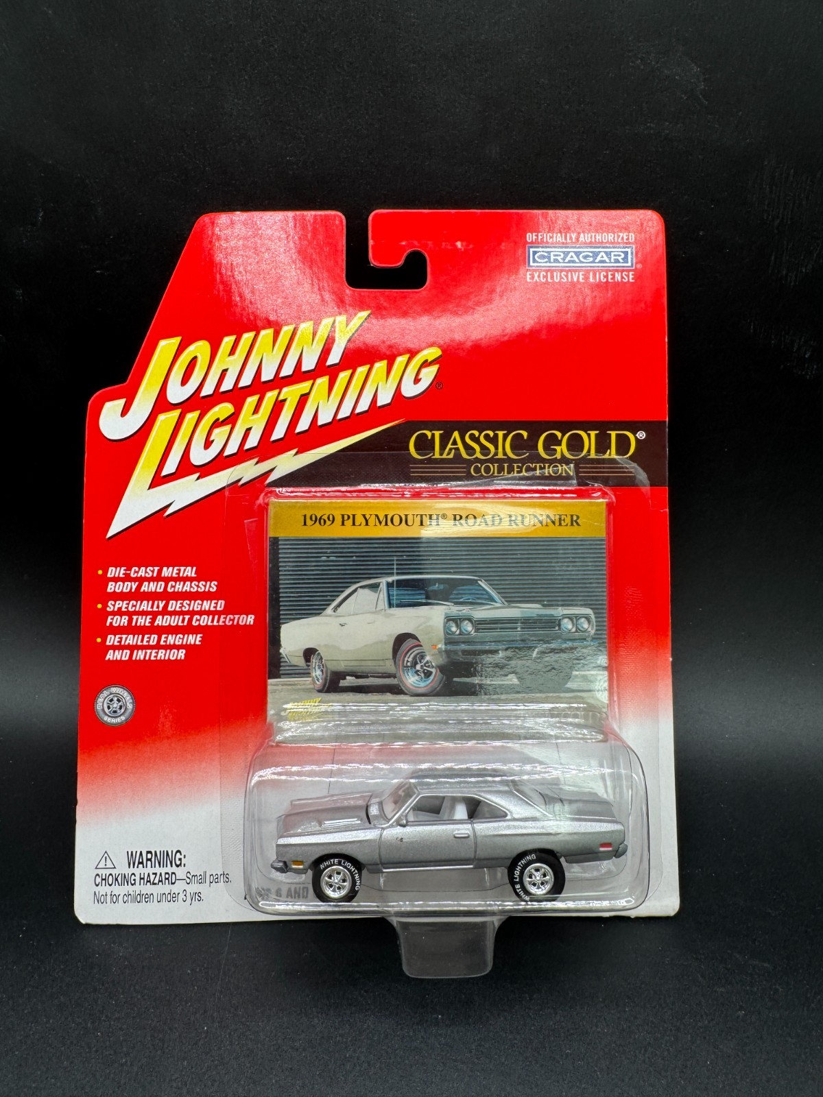 JOHNNY LIGHTNING CLASSIC GOLD 1969 PLYMOUTH ROAD RUNNER T1