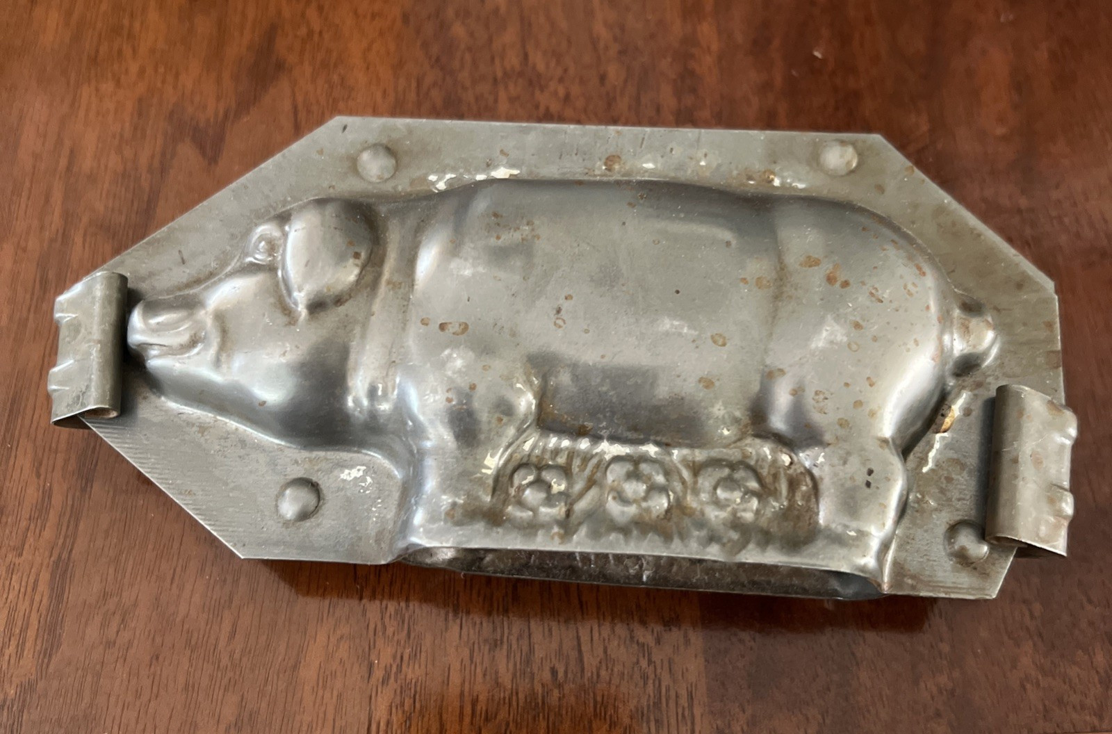 VINTAGE ANTIQUE PIG CHOCOLATE MOLD / MOLDED STEEL 6 3/4