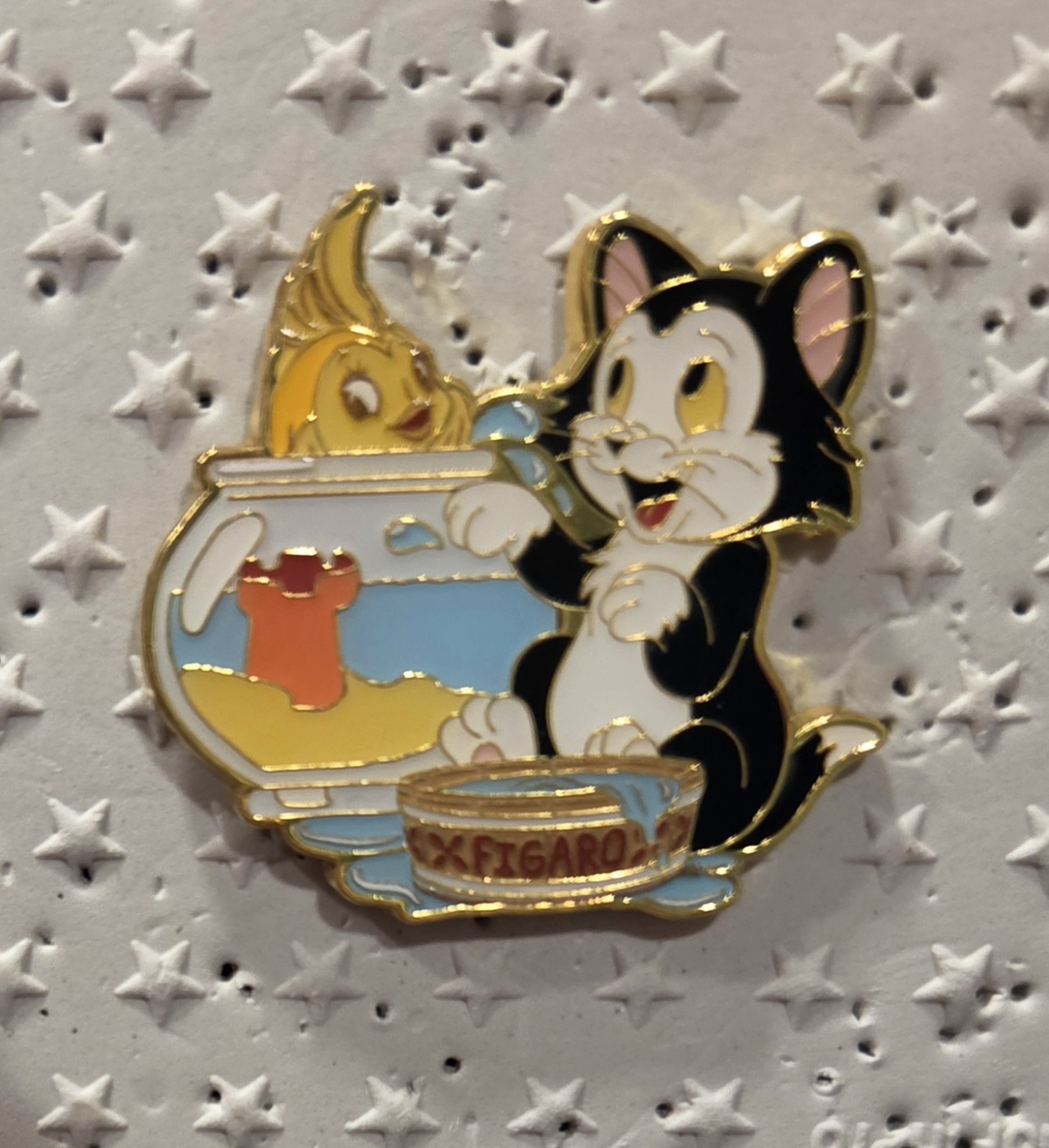 Disney Pin Cats & Dogs Treats Mystery Box - Pinocchio Figaro & Cleo Disney Pin Cats & Dogs Treats Mystery Box - Pinocchio Figaro & Cleo