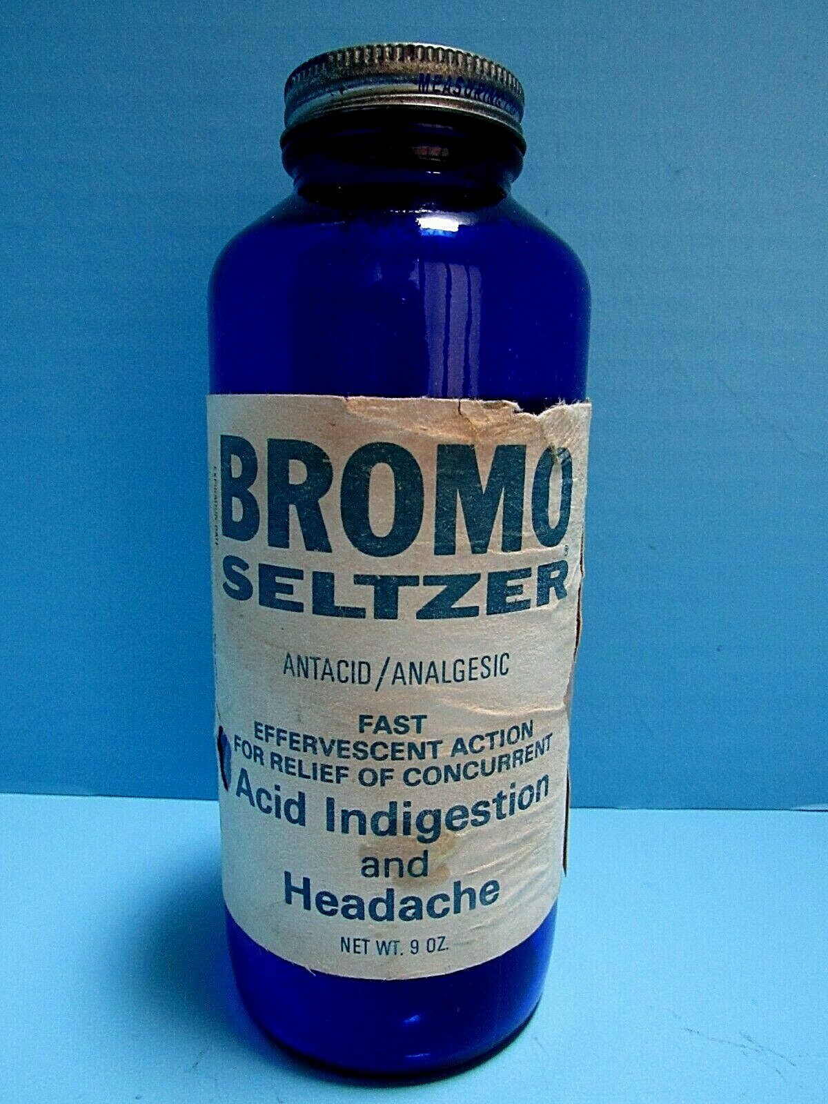 LARGE VTG.1960\'s BROMO SELTZER ANTACID COBALT BLUE BOTTLE W/ ORIG. CAP & LABEL