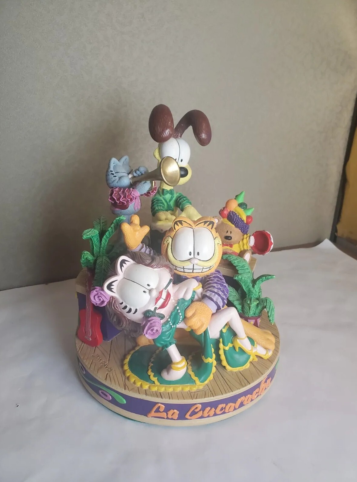 Vintage Garfield La Cucaracha Musical Figurine Danbury Mint 1995