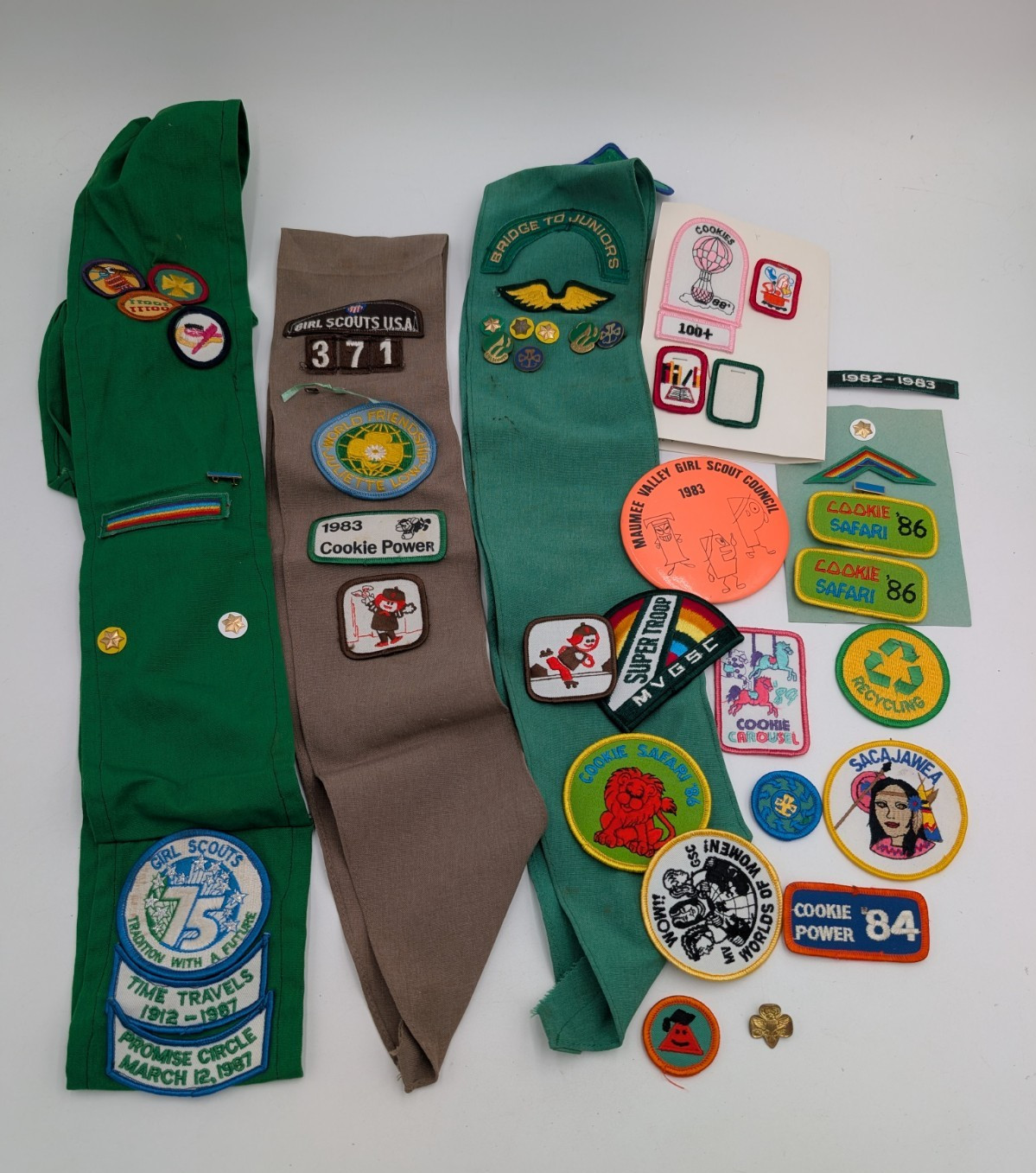 Vintage Girl Scout Sash With Patches Badges Brownie 80s Lot