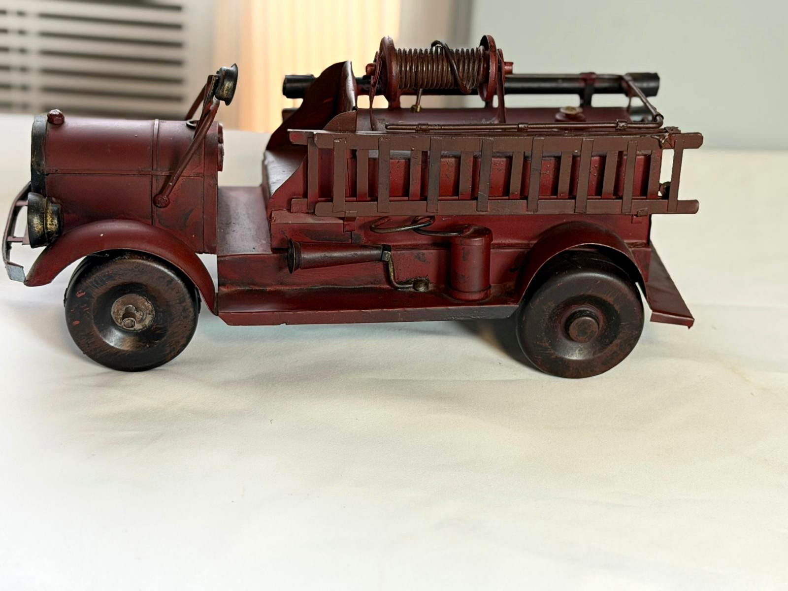 Vintage Style Red Metal Fire Truck Firefighting & Rescue Model with Ladder Hose