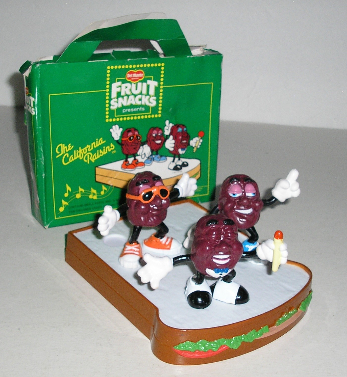 1987 Del Monte Fruit Snacks CALIFORNIA RAISINS Musical Sandwich Stage Playset