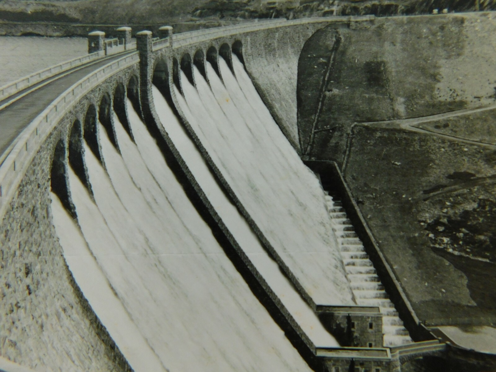 Elak Valley Claerwen Dam In Powys Wales Real Photo Vintage Postcard Elak Valley Claerwen Dam In Powys Wales Real Photo Vintage Postcard