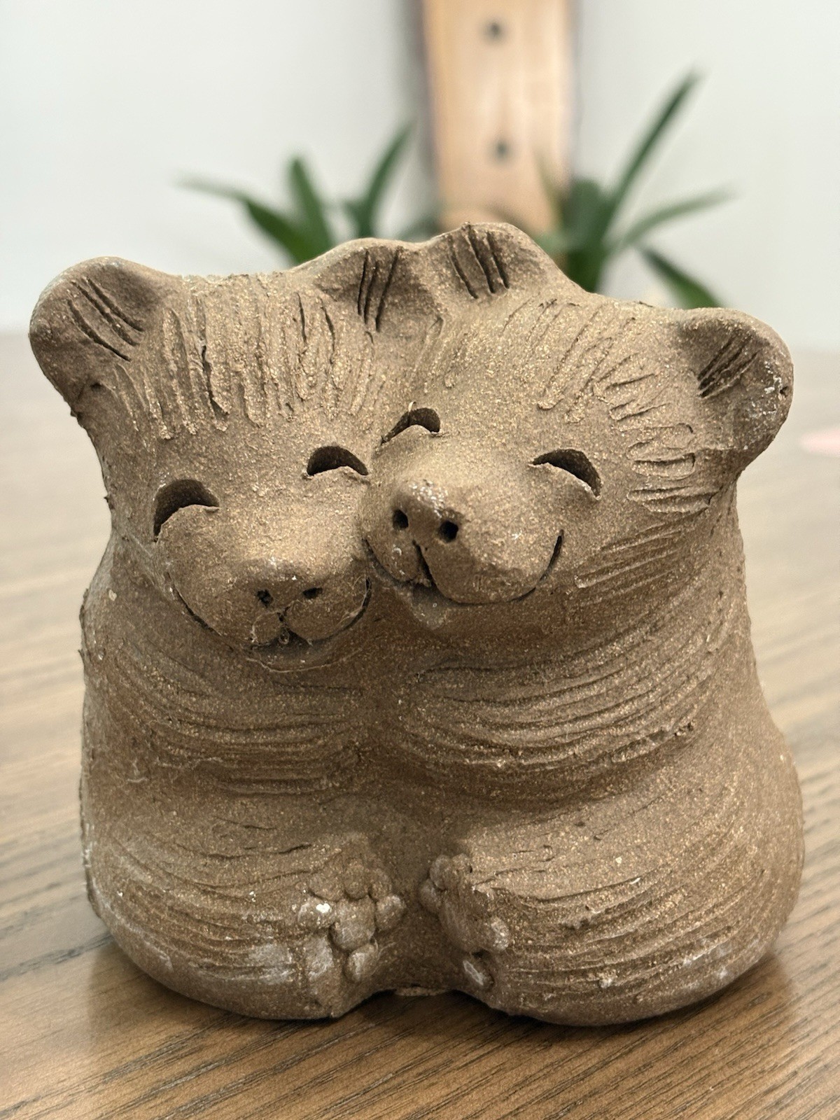Vintage Margaret L Hudson, Pottery 4.5” 2 Bears Hugging Original Signed MH