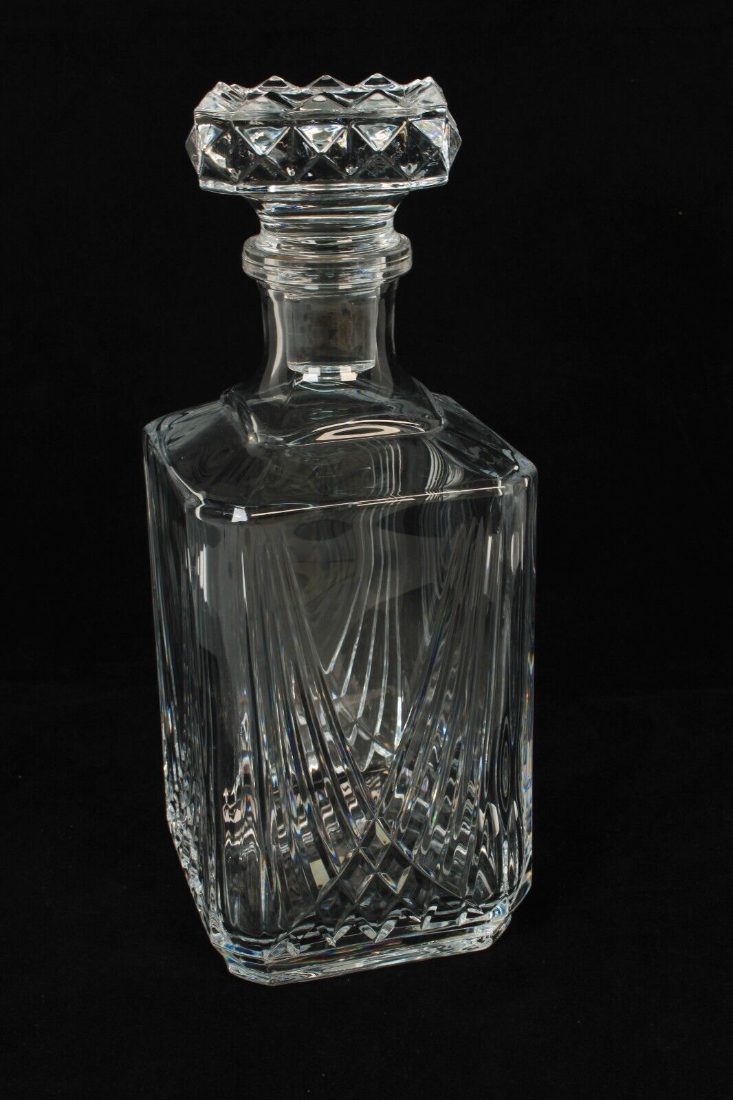 Vintage Cristal D’Arques taille Crystal Decanter Whiskey Decanter Made In France