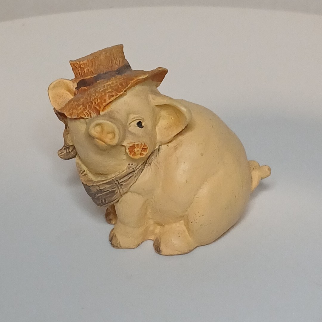 Fancy Pig With Hat Figurine