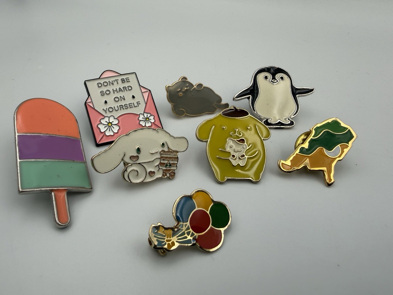 8pc Kawaii Enamel Pin Lot - Sanrio Cinnamoroll Pompompurin Cute Backpack Badges