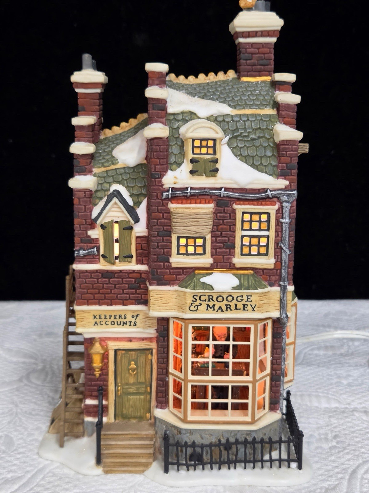 Department 56 Dickens Village Scrooge and Marley Counting House 58483 w/box