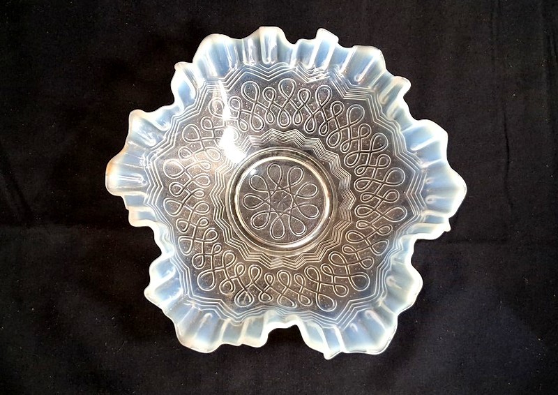 EAPG • JEFFERSON GLASS • Opalescent CRIMPED BOWL • Ruffled Edge Many Loops Dish