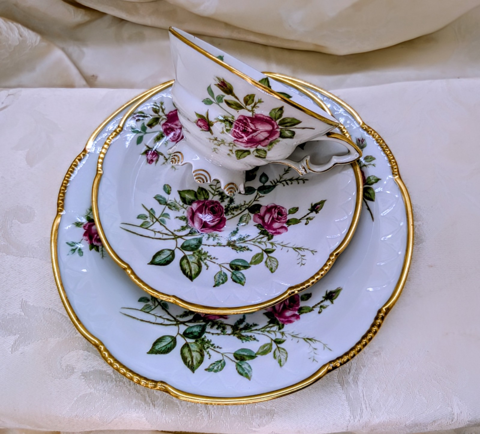 Vintage Mitterteich Bavaria Meissen Moss Rose Trio Footed Teacup Saucer Plate 