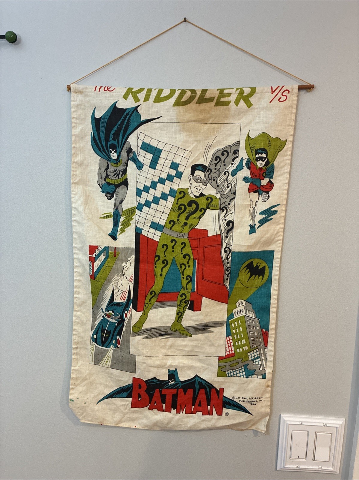 Vintage 1966 Batman vs The Riddler Cloth Wall Hanging Banner National Periodical