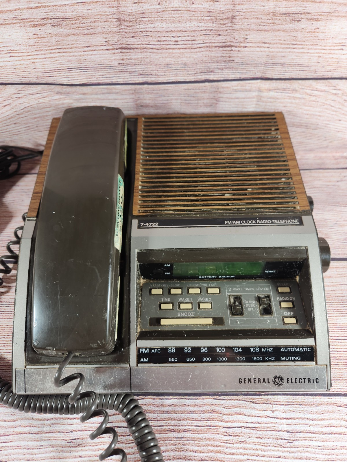 Vintage GE 7-4722B AM/FM Clock Radio Telephone Woodgrain Radio/Clock Work