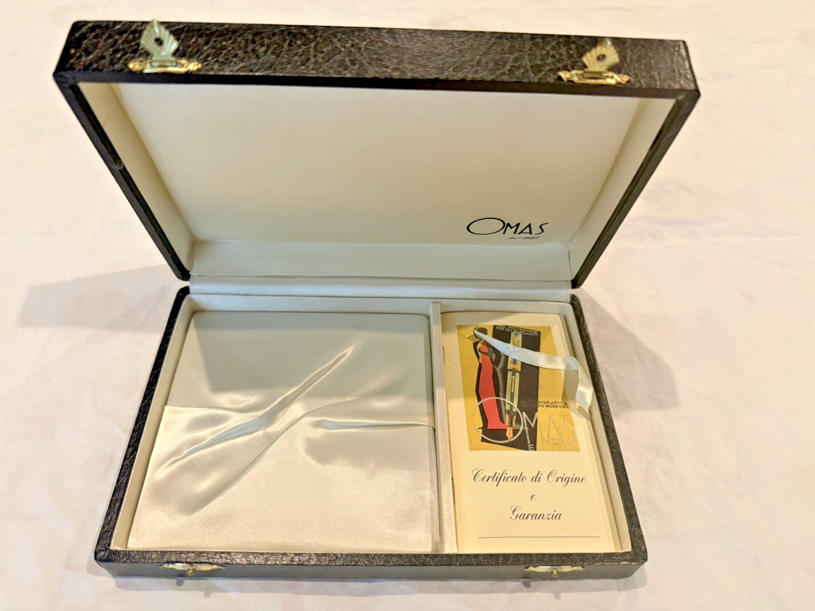 Omas Vintage Empty Box Set (w/ blank certificate) Celluloid Collection (No Pen)