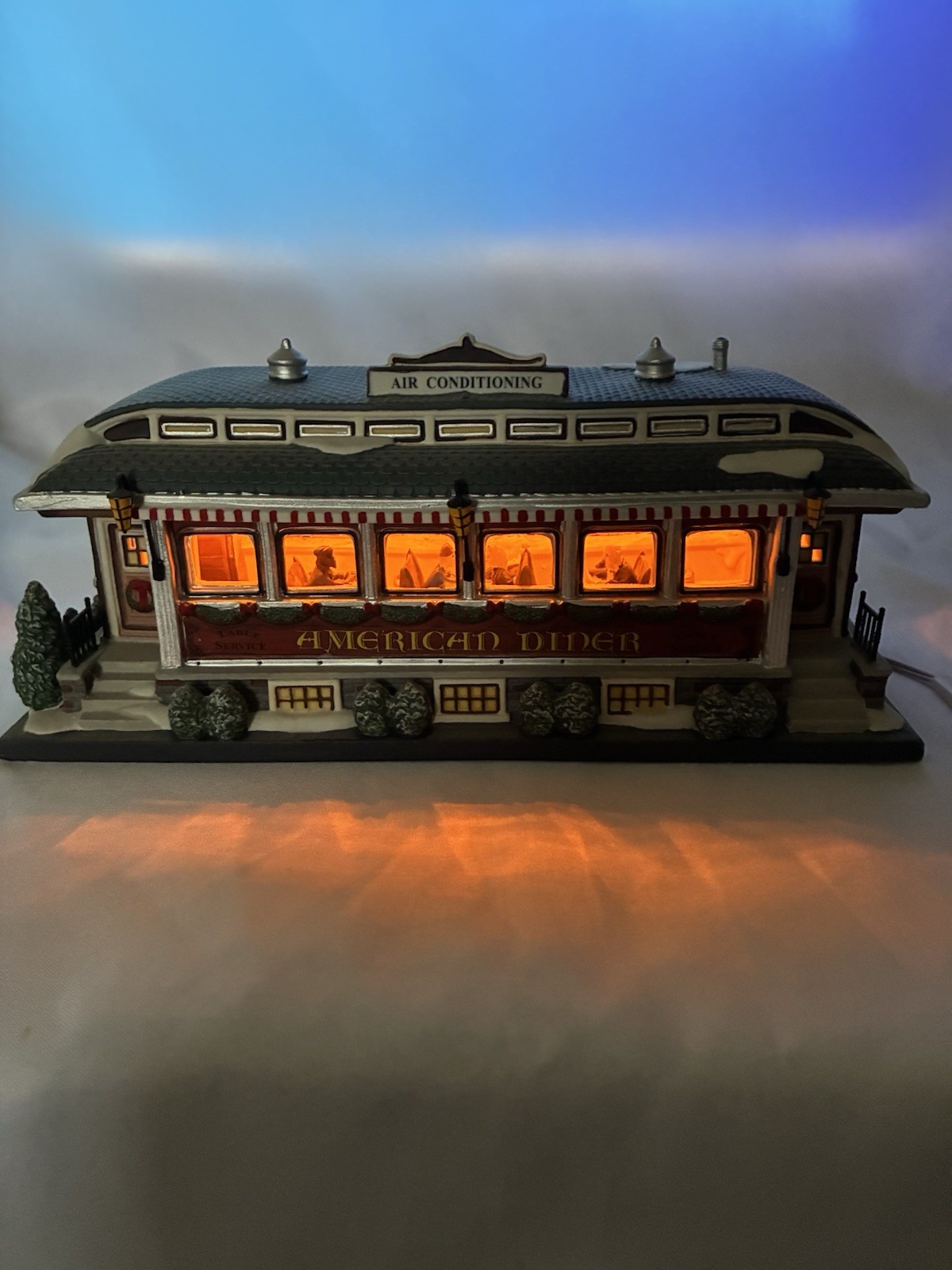 Department 56 American Diner Christmas in the City Series Without Box