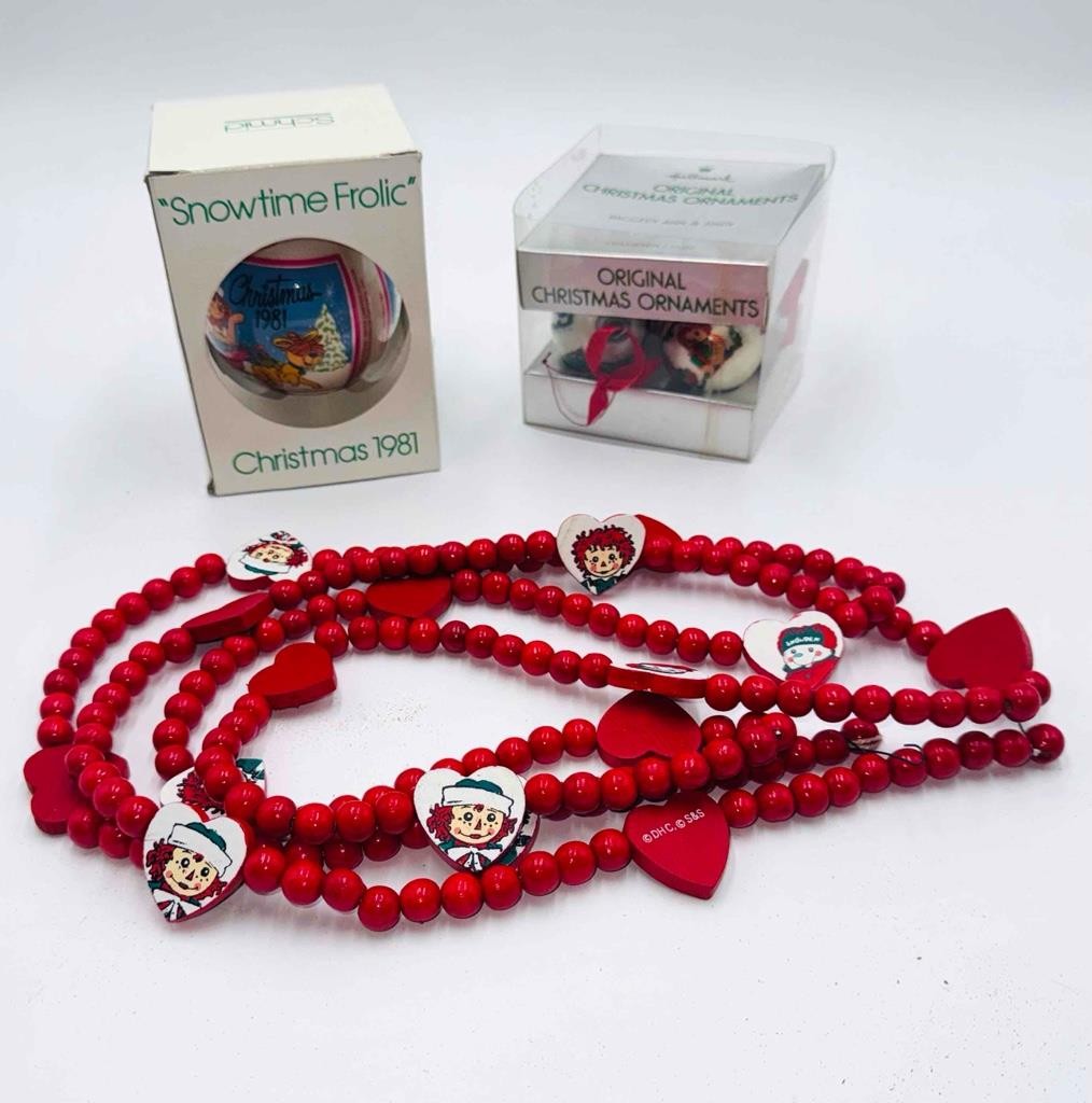 Vintage Hallmark Raggedy Ann & Andy Holiday ORNAMENTS + Wood GARLAND, 1970s/80s