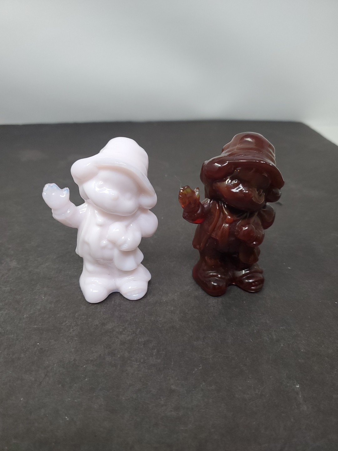 Pair Of Vintage Boyd Art Glass Freddie Hobo Clown Light Pink & Red Amber