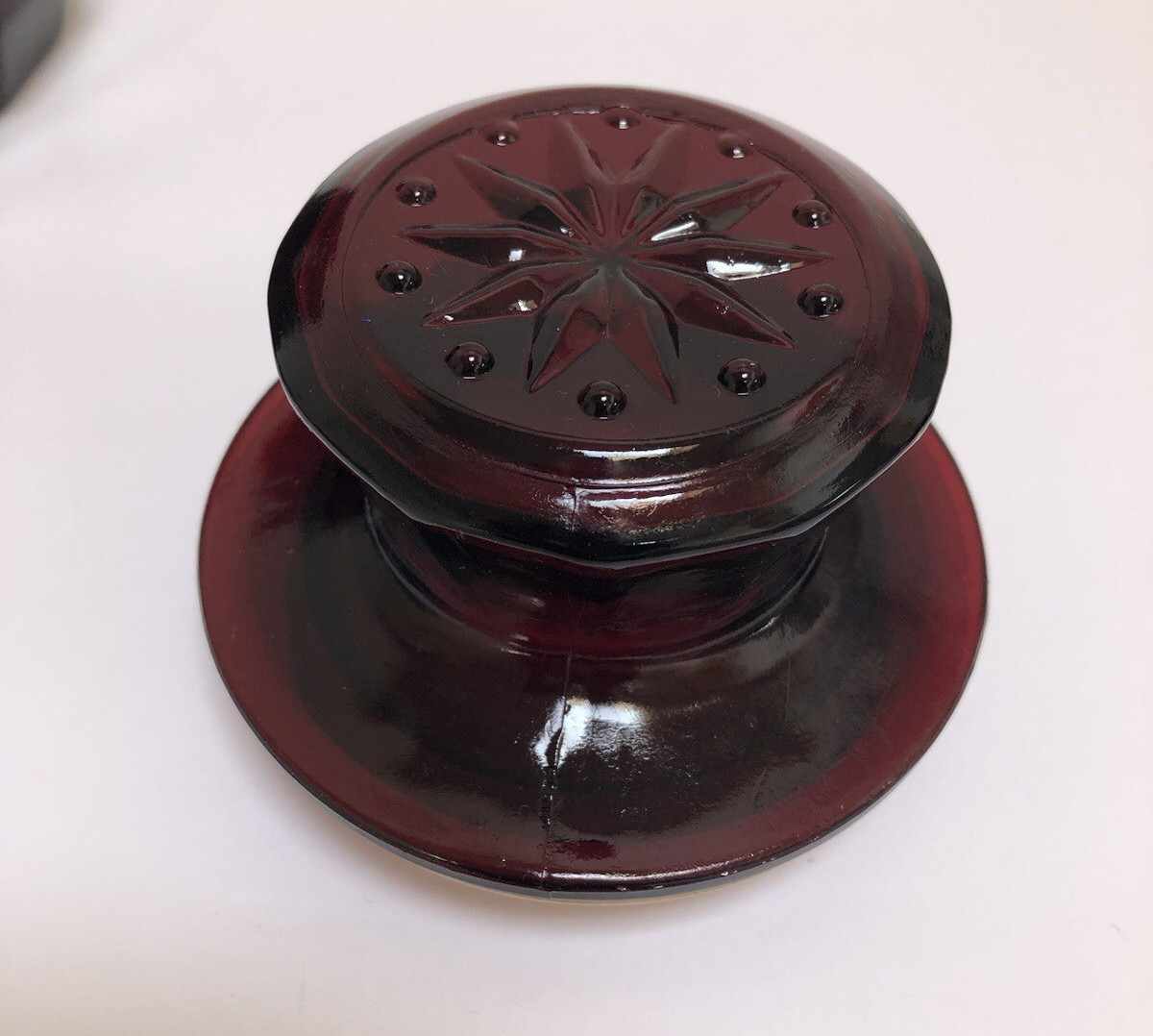 VTG Wheaton Snowflake Sunburst Ruby Red Glass Apothecary Jar Canister *LID ONLY* VTG Wheaton Snowflake Sunburst Ruby Red Glass Apothecary Jar Canister *LID ONLY*