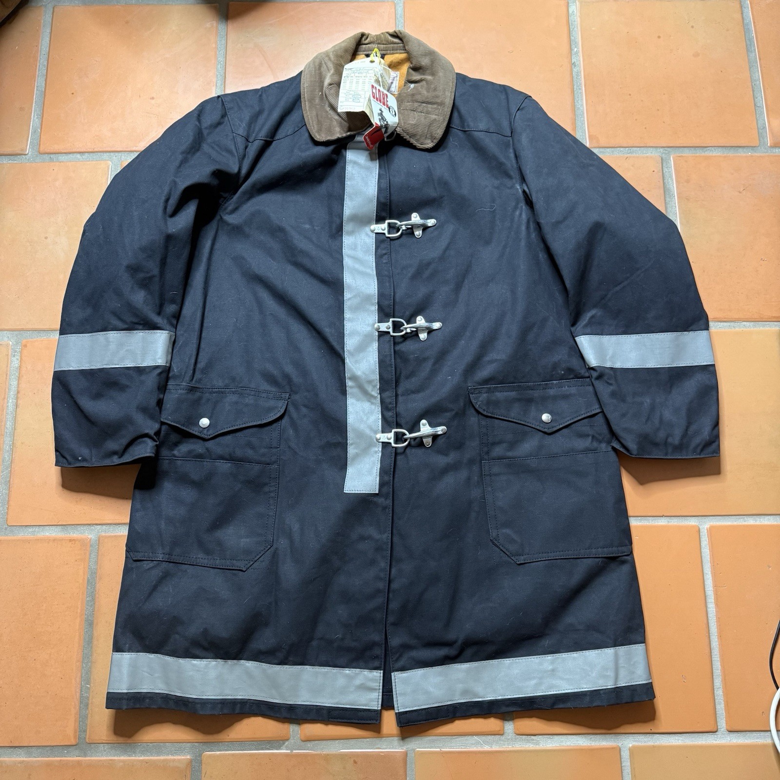 Vtg Globe Fireman Metal Clasp Firefighter Jacket Turnout Gear Size In Picts NOS