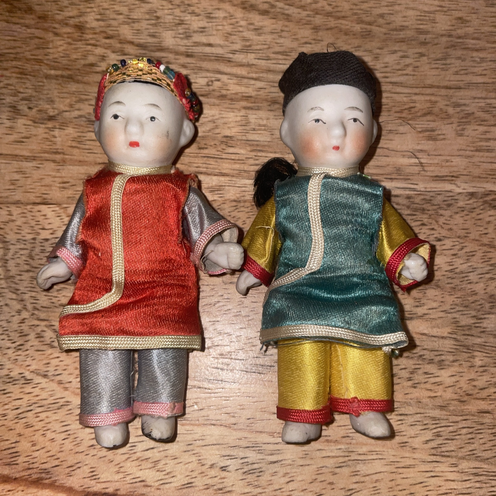 Vintage Miniature jointed bisque Chinese dressed pair of dolls - 3.75\