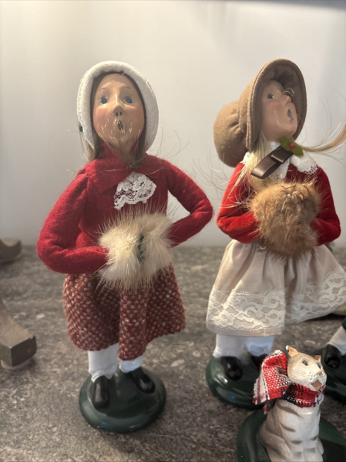 Byers Choice Carolers Lot Of 4