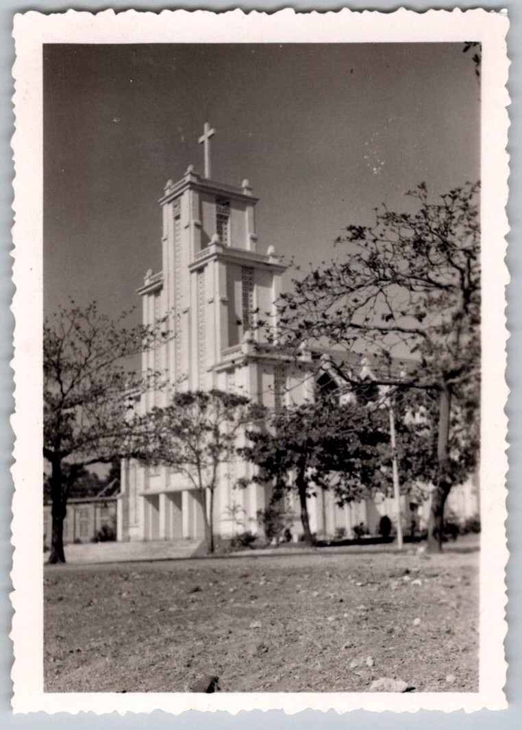 Vtg B&W Snapshot Modern Church Bell Tower Cross Trees Deckle Edge 1940s Vtg B&W Snapshot Modern Church Bell Tower Cross Trees Deckle Edge 1940s