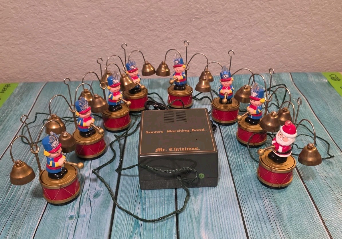 🔥1991 VTG Mr Christmas Santa’s Marching Band Bells 35 Songs Works🔥