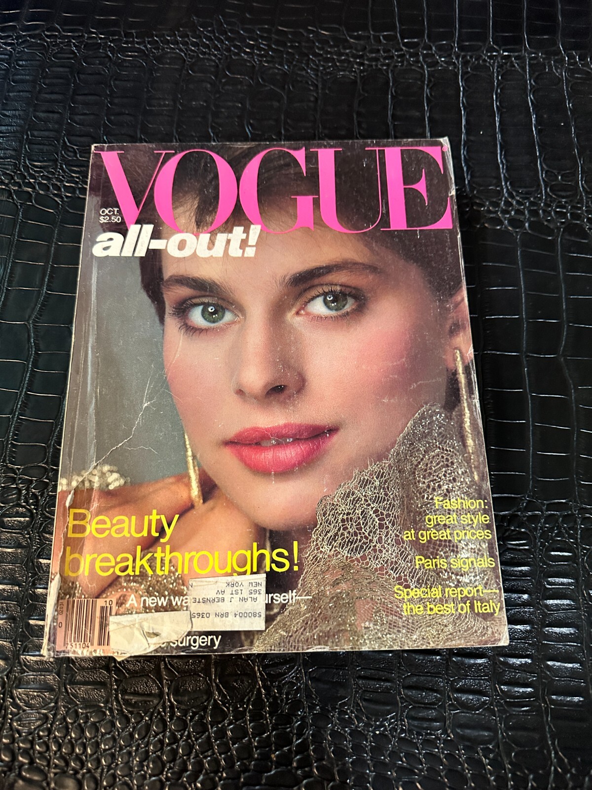 OCTOBER 1981 VOGUE womens fashion magazine