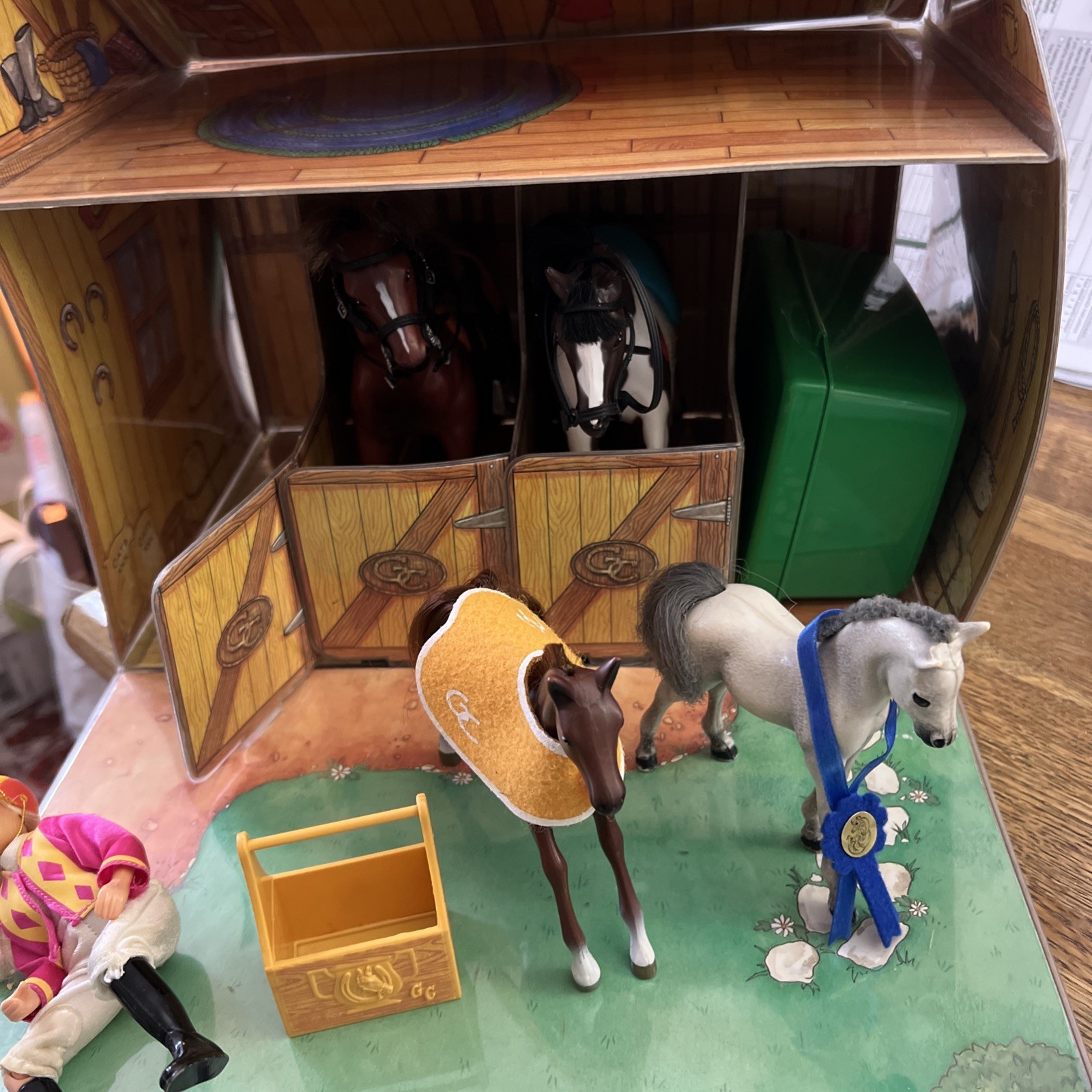 Empire Industries Grand Champions 1995 Barn and Horses and Accessories