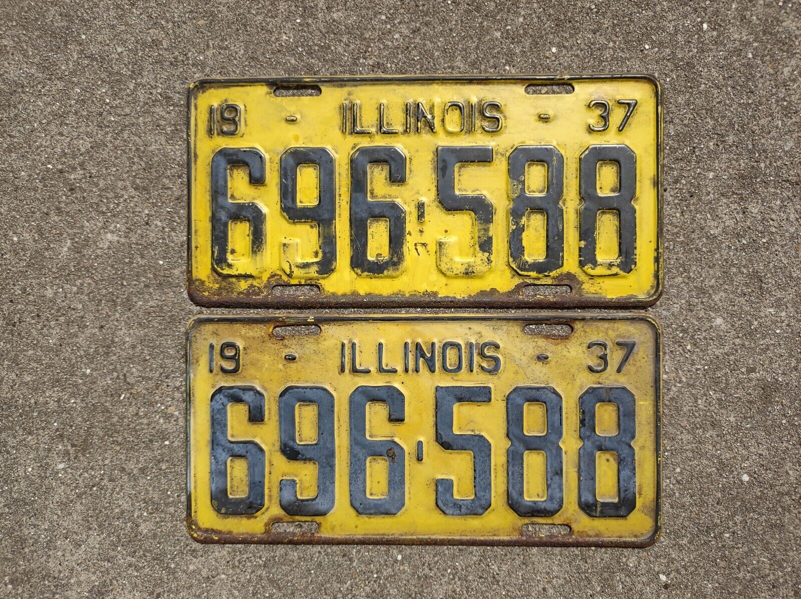 Vintage 1937 Illinois license plate pair 696-588 Original Yellow Paint DMV
